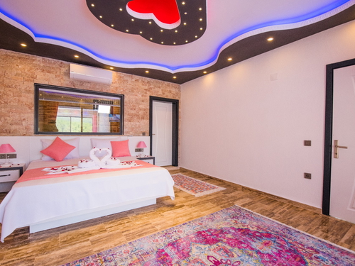  gece  -  Kasım
  | Kalkan Akbel Muhafazakar Villa (4 Kişilik, Doğa İçinde, Jakuzili, Isıtmalı Havuz Seçenekli)